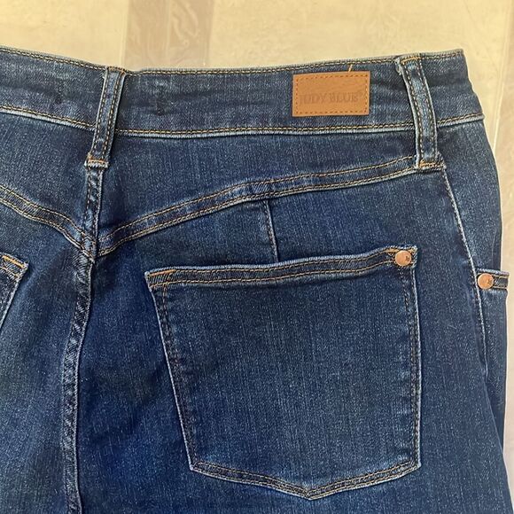 EXCELLENT CONDITION JUDY BLUE STRAIGHT LEG HI-RISE JEANS SIZE 15/32 - Picture 8 of 11